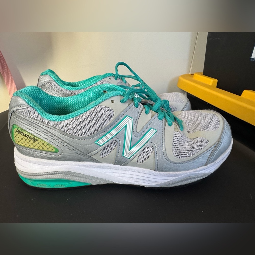 New Balance 1540v2 Women's Size 7